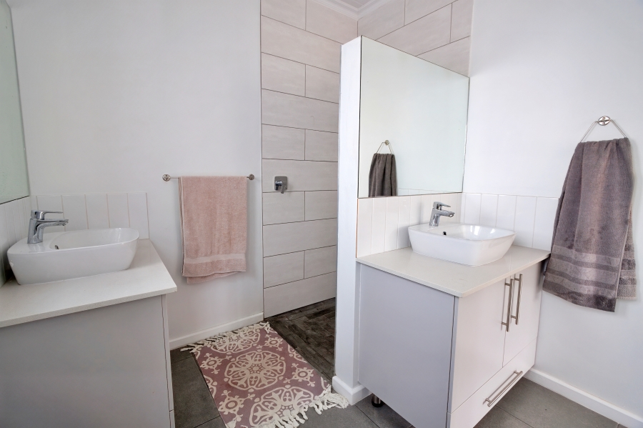 4 Bedroom Property for Sale in Stilbaai Wes Western Cape